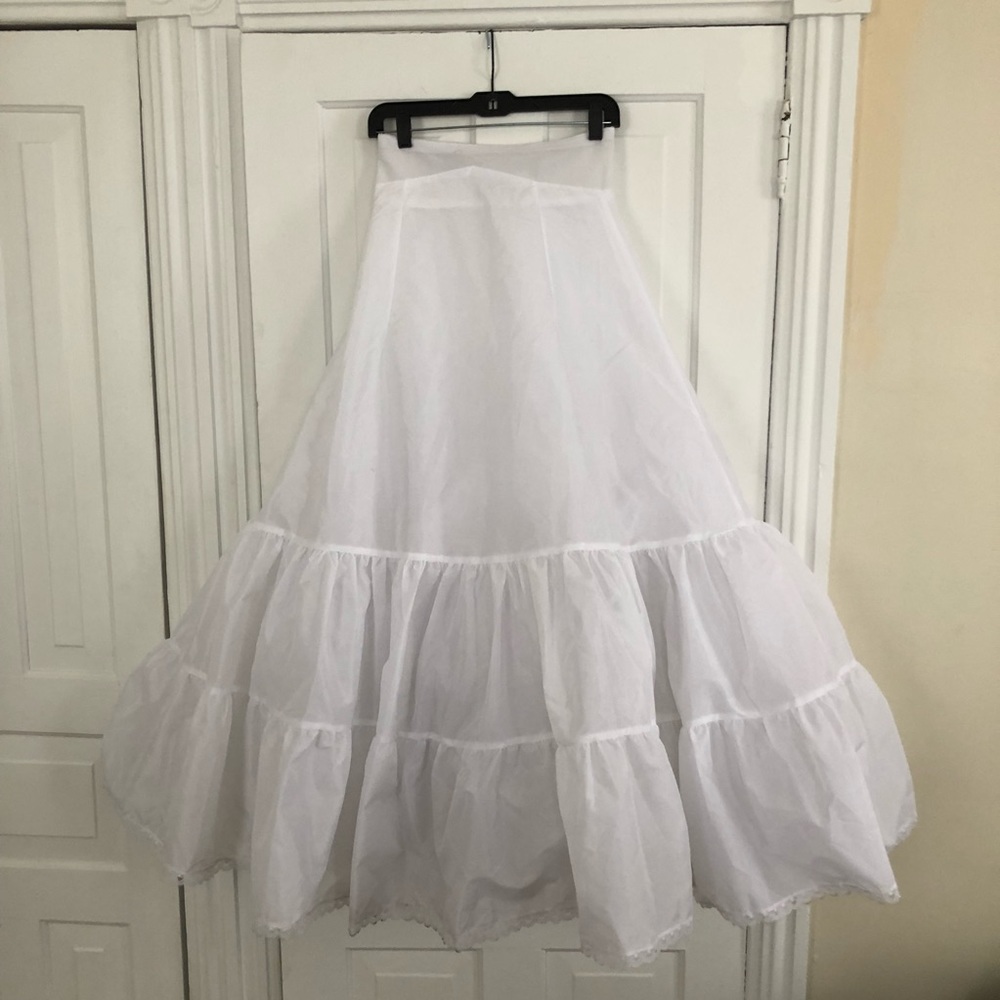 David’s Bridal A Line Zip Up Wedding Slip Size 10